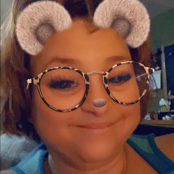 Meet your Posher, Cindy - Picture 3 of 5